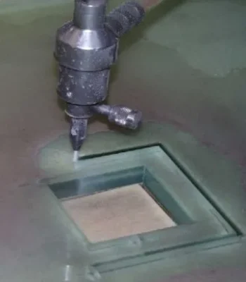 LAVORI+REALIZZATI+WATERJET+TAGLIO+VETRO-640w